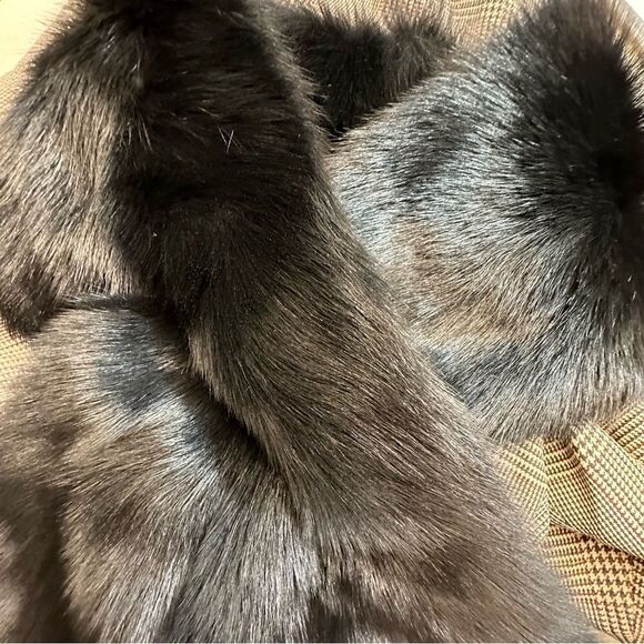 Ralph Lauren Collection Ebony Lamb Shearling Pull Thru Collar - Picture 14 of 16